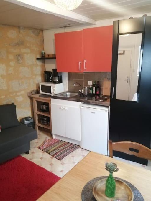 Petit Studio Au Coeur D'Uzes Apartment Ngoại thất bức ảnh